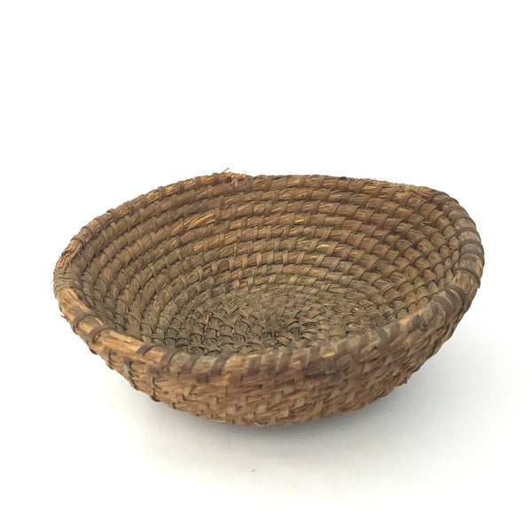 Antique Hand Coiled Rye Straw Open Basket 11 inch Pennsylvania Region