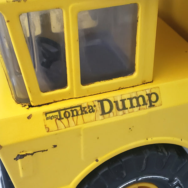 Vintage Mighty Tonka Dump Truck No. 3900 Yellow Pressed Steel c. 1970-1973