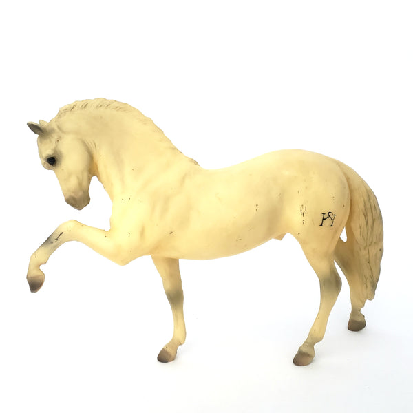 Breyer Legionario III Alabaster Stallion Horse Model #68 1979-1990