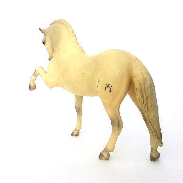 Breyer Legionario III Alabaster Stallion Horse Model #68 1979-1990