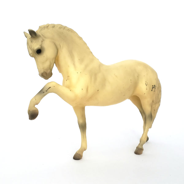 Breyer Legionario III Alabaster Stallion Horse Model #68 1979-1990