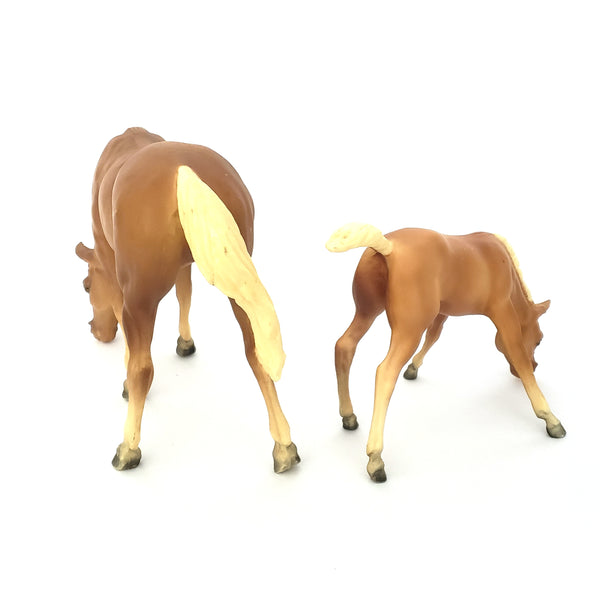 Pair of Breyer Horses Grazing Palomino Mare and Foal #1433