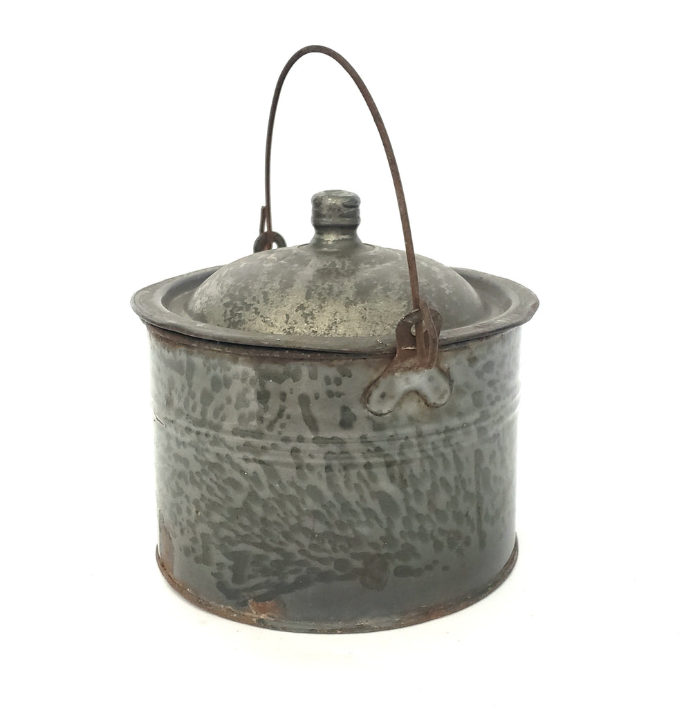 Antique Gray Graniteware Berry Bucket with Tin Lid and Bail Handle – Zsinta