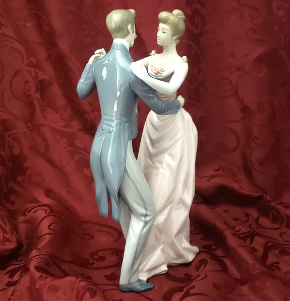 Lladro ANNIVERSARY DANCE #1372 Pink and Gray Retired Keepsake Gift