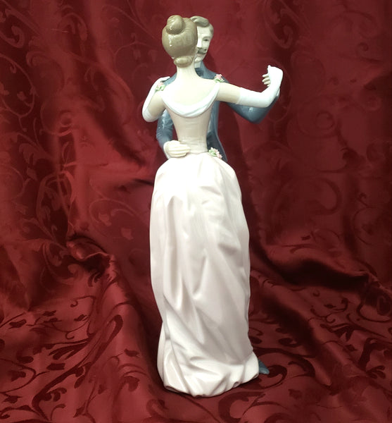 Lladro ANNIVERSARY DANCE #1372 Pink and Gray Retired Keepsake Gift