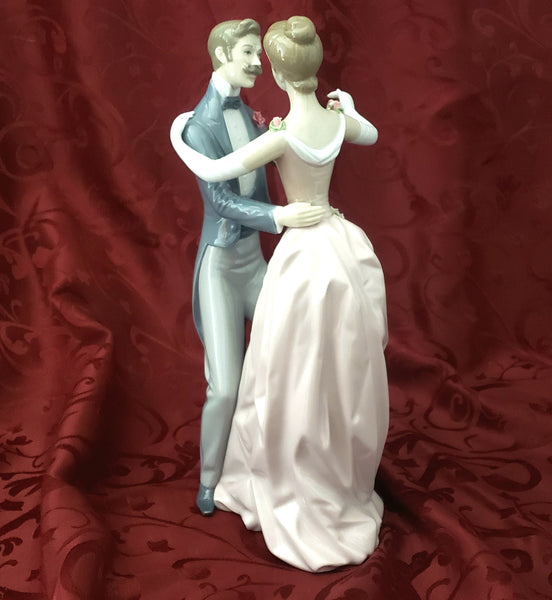 Lladro ANNIVERSARY DANCE #1372 Pink and Gray Retired Keepsake Gift