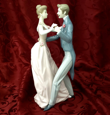 Lladro ANNIVERSARY DANCE #1372 Pink and Gray Retired Keepsake Gift