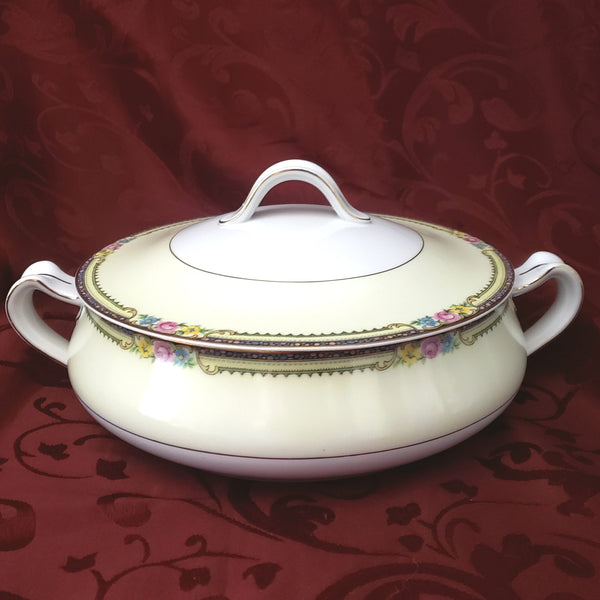Porcelain Round Covered Vegetable Serving Bowl Delaware-Derby by TK Thun Bohemia