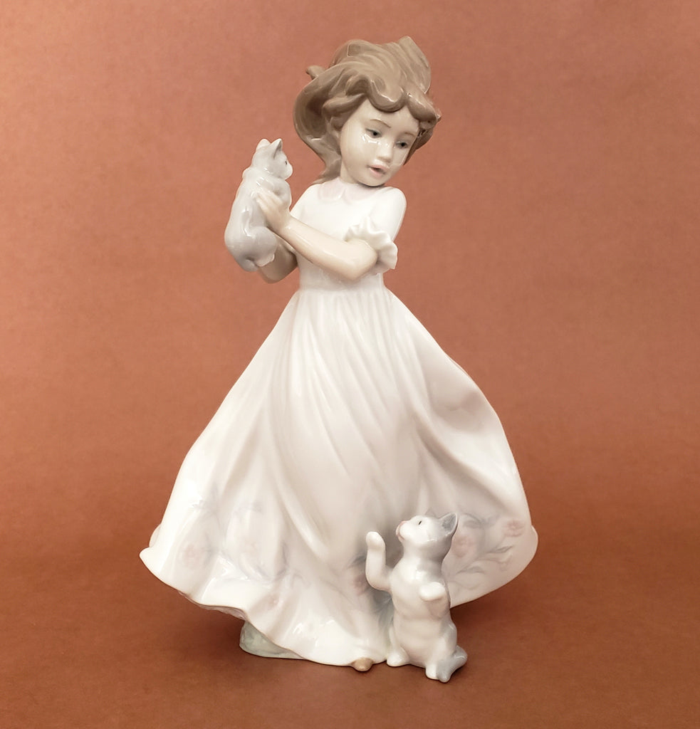Lladro Porcelain Figurine "Kittens Gathering" #6941 Spain with Original Box