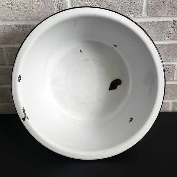 Large Farmhouse White Enamelware Basin with Black Trim