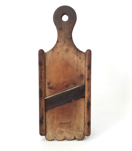 Primitive Folk Art Cabbage Slaw Cutting Board Lollipop Handle Scalloped Bottom