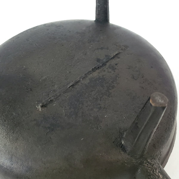 Antique Cast Iron Spider Skillet Gate Mark Long Handle 3 Footed Unmarked