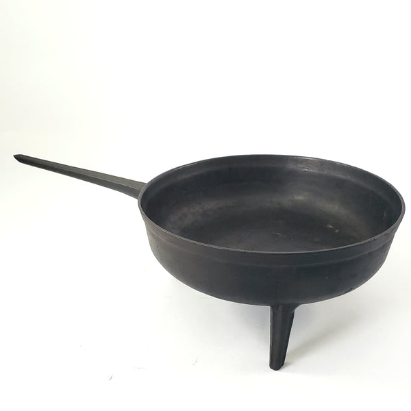 Antique Cast Iron Spider Skillet Gate Mark Long Handle 3 Footed Unmarked