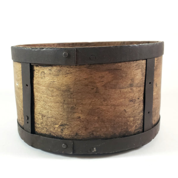 Small Primitive Bentwood Dry Measure Metal Bands 1-2 Quart