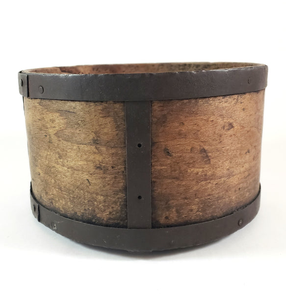 Small Primitive Bentwood Dry Measure Metal Bands 1-2 Quart