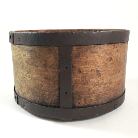 Small Primitive Bentwood Dry Measure Metal Bands 1-2 Quart