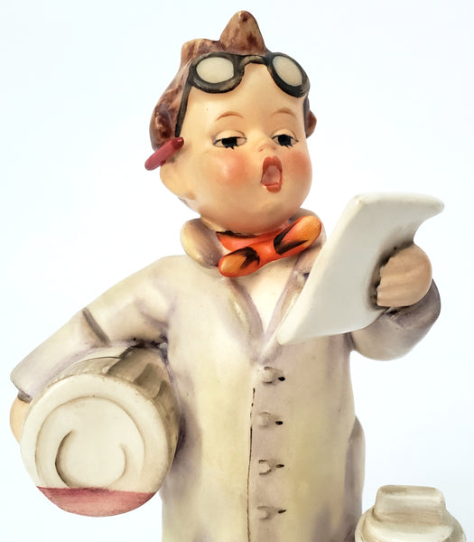 Goebel Hummel Figurine Little Pharmacist #322 TMK4