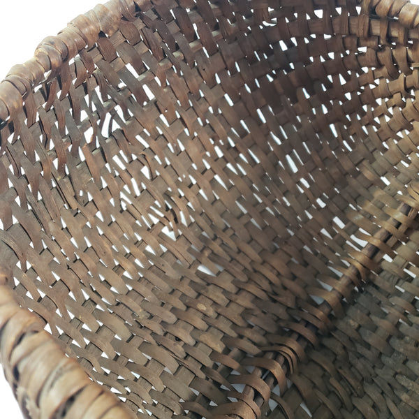 Antique Woven Splint Buttocks Egg Gathering Basket Twisted Handle