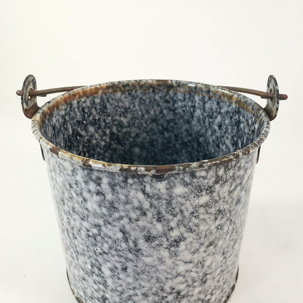 Rustic Antique Gray-Black Enamelware Berry Picking Bucket Tin Lid