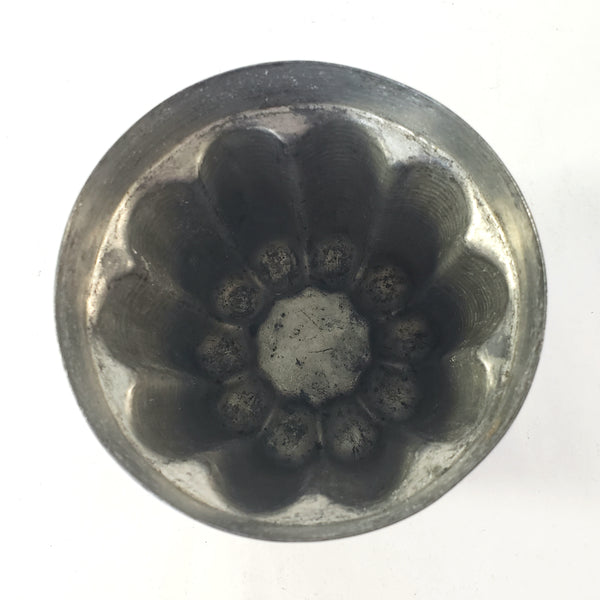 Vintage Fluted Metal Pudding Mold 4.25" with Lid