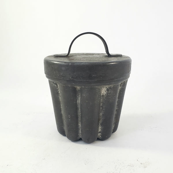 Vintage Fluted Metal Pudding Mold 4.25" with Lid