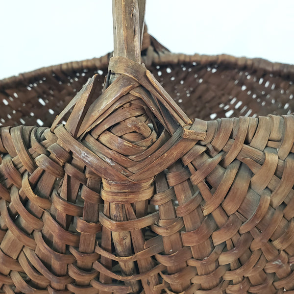 Antique Woven Splint Buttocks Egg Gathering Basket Twisted Twig Handle