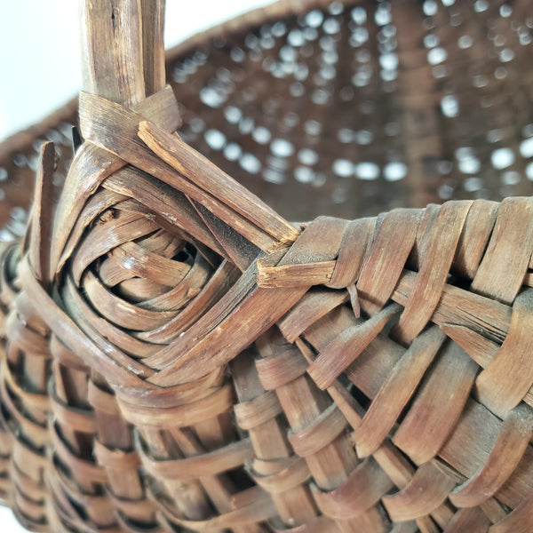 Antique Woven Splint Buttocks Egg Gathering Basket Twisted Twig Handle