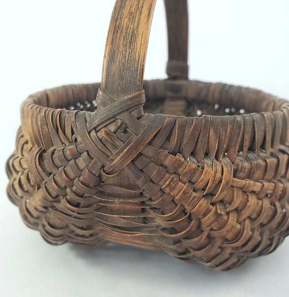 Antique Miniature Hand Woven Splint Oak Buttock Basket Single Bentwood Handle