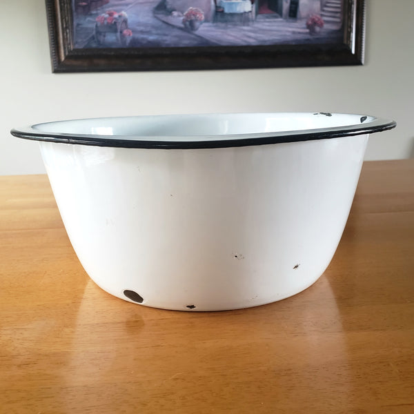 Vintage Farmhouse Round White Enamelware Basin Tub Black Trim