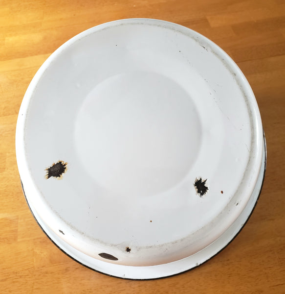 Vintage Farmhouse Round White Enamelware Basin Tub Black Trim