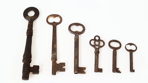 Antique Skeleton Keys - Variety Sizes and Decorative Styles