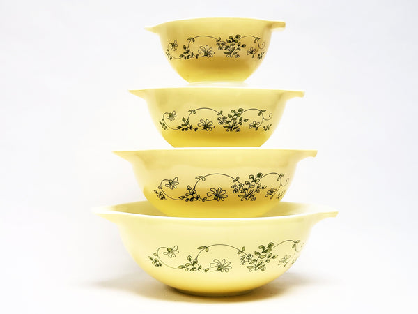 Pyrex Cinderella Mixing Bowls Shenandoah Set of 4