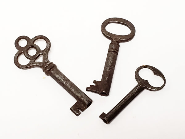 Vintage Skeleton Keys Collection of 6 Variety Sizes and Decorative Styles