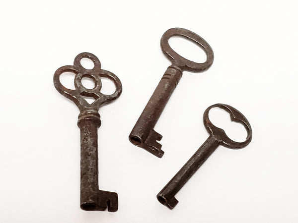 Vintage Skeleton Keys Collection of 6 Variety Sizes and Decorative Styles