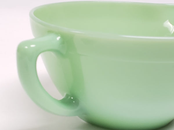 Vintage Fire King Jadeite Batter Bowl w/ Pour Spout and Handle Made in USA