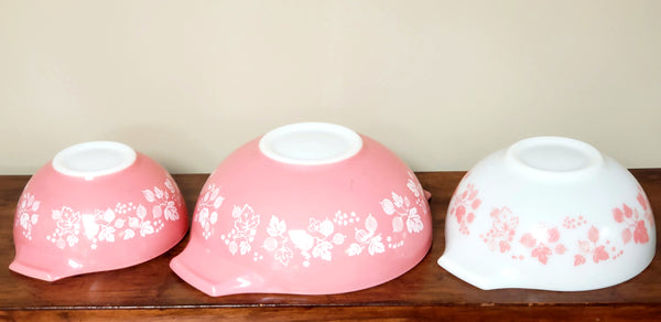 Vintage Pyrex "Gooseberry" Pink & White Cinderella Mixing Nesting Bowl Set of 3