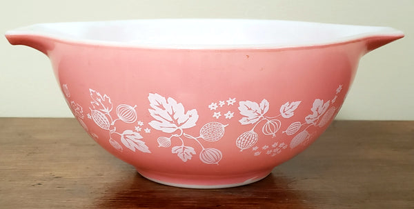 Vintage Pyrex "Gooseberry" Pink & White Cinderella Mixing Nesting Bowl Set of 3