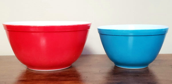 Vintage Pyrex Primary Colors Nesting Mixing Bowls, Set of 4
