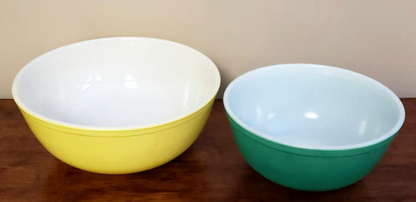 Vintage Pyrex Primary Colors Nesting Mixing Bowls, Set of 4