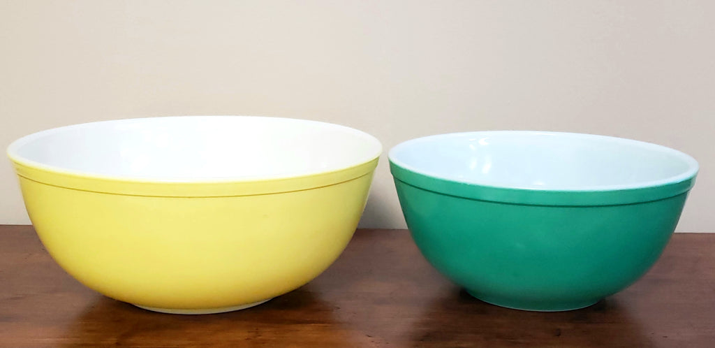 RARE 1945 Pyrex Original Opalware Primary Color Nesting Mixing Bowls With t  Logo 