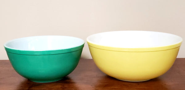 Vintage Pyrex Primary Colors Nesting Mixing Bowls, Set of 4