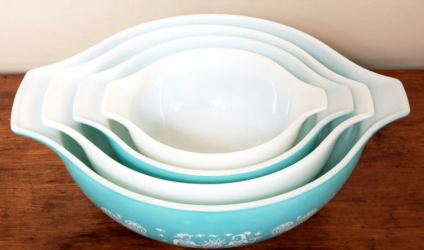 Pyrex Amish Butterprint Turquoise Cinderella Mixing Bowl Set of 4