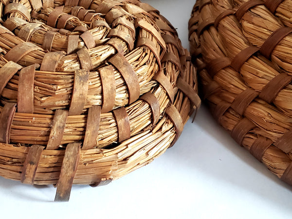 Early Pennsylvania Hand Coiled Rye Straw Open Baskets Bowls, Graduated Set of 3