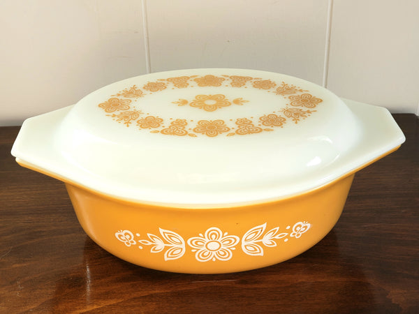 Pyrex Butterfly Gold Oval 1.5 Qt Casserole with Lid 043 by Corning c. 1970's