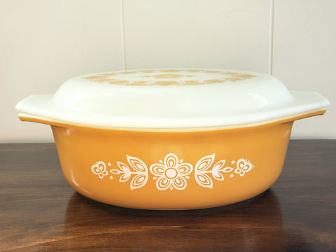 Pyrex Butterfly Gold Oval 1.5 Qt Casserole with Lid 043 by Corning c. 1970's