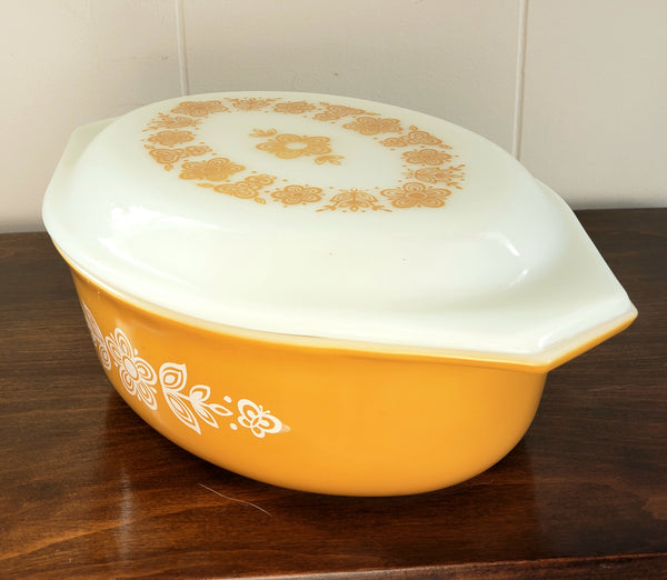 Pyrex Butterfly Gold Oval 1.5 Qt Casserole with Lid 043 by Corning c. 1970's