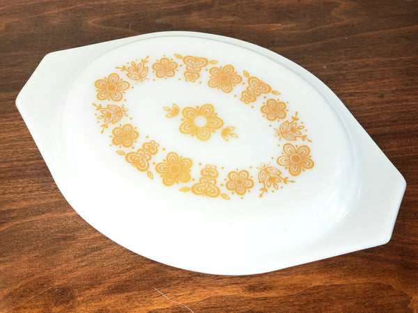 Pyrex Butterfly Gold Oval 1.5 Qt Casserole with Lid 043 by Corning c. 1970's