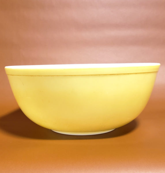 Vintage PYREX 10 1/2"  Primary Yellow 4 Quart Mixing Bowl #404, 400 Series