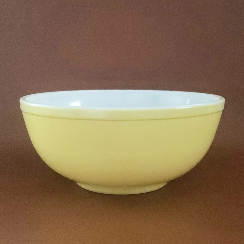 Vintage PYREX 10 1/2" Primary Yellow 4 Quart Mixing Bowl #404 (no numbers) c. Pre-1950