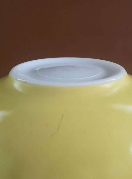 Vintage PYREX 10 1/2" Primary Yellow 4 Quart Mixing Bowl #404 (No Numbers) c. 1945-1950
